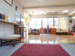 落ち着いた雰囲気のロビー