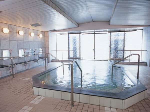 広々とした快適な浴室