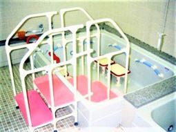 バリアフリーの浴室設備