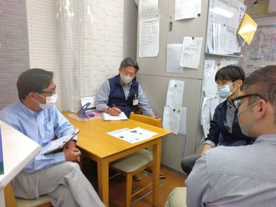 職員が打ち合わせする部屋
