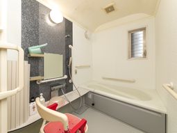 バリアフリーの浴室設備