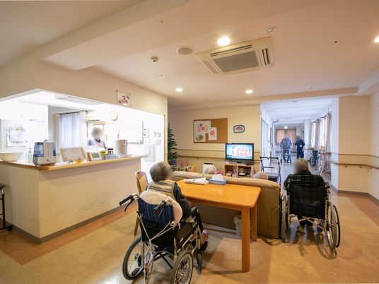 共用ラウンジの日常風景