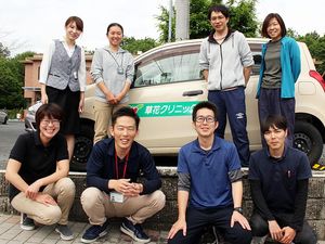 スタッフ集合の屋外  