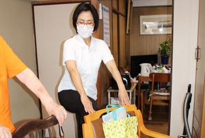 職員がサポートする居室