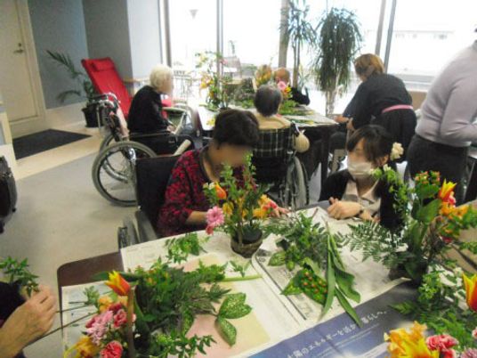 共に笑顔の花を育む場所