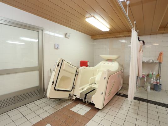 介護用浴槽の設備