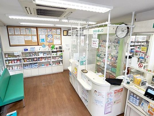 明るい受付カウンター  