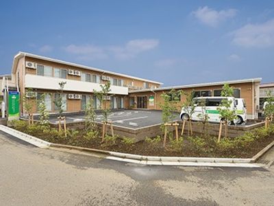 広々とした施設の外観