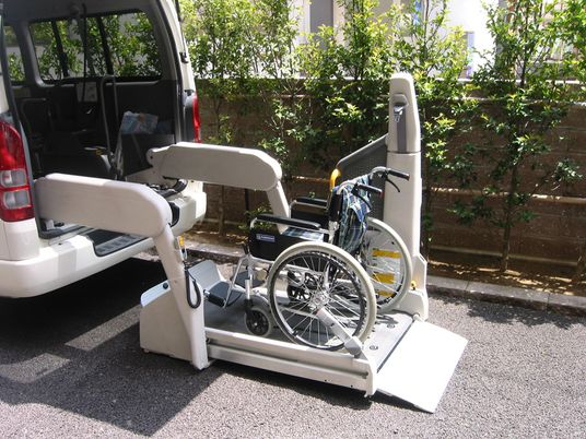車椅子用リフト設備
