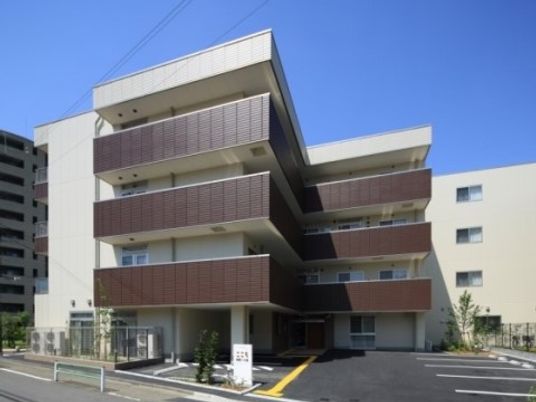 清潔感のある多階建て建物