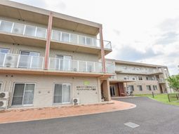 明るく開放的な外観