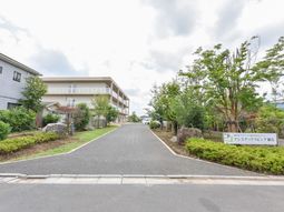 落ち着いた雰囲気の外観
