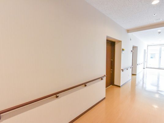廊下の明るい空間