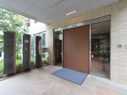 エントランスの入り口外観