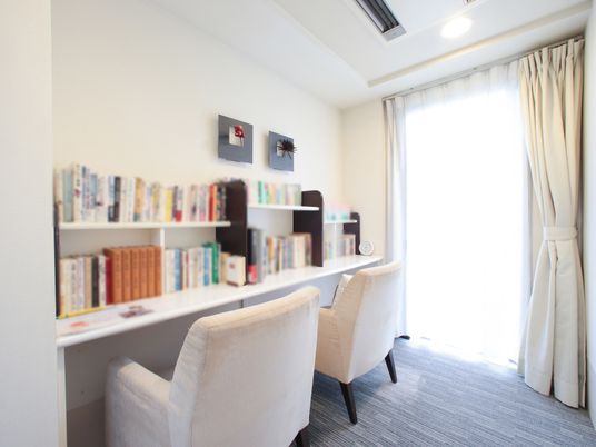快適な居室の読書スペース