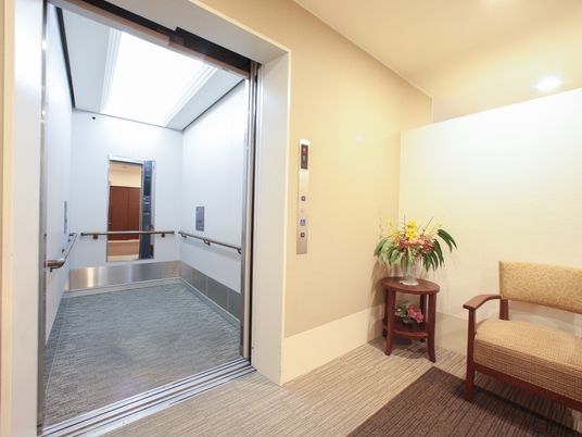 広々としたエレベーターホール