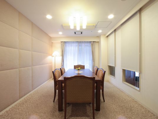 ゆったりしたダイニングルーム