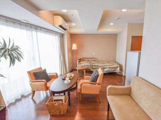 明るい居室の一角