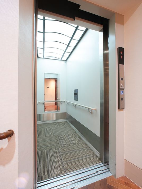 バリアフリーエレベーター