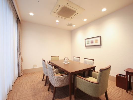 落ち着いた雰囲気の居室