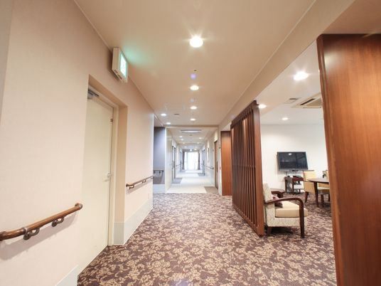 広々とした綺麗な廊下