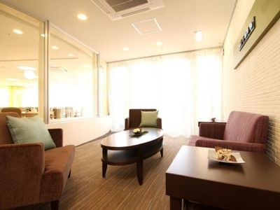 明るい落ち着いた居間