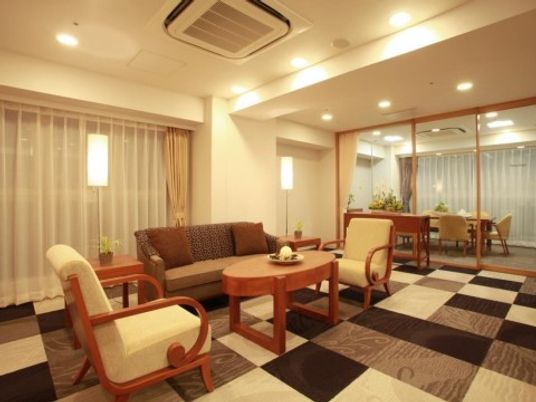 温かみのあるラウンジ空間