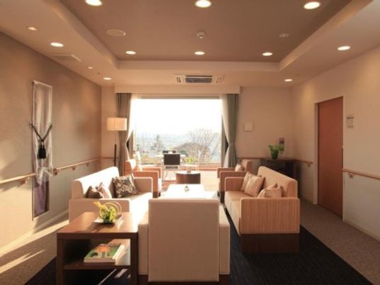 明るいリビング空間