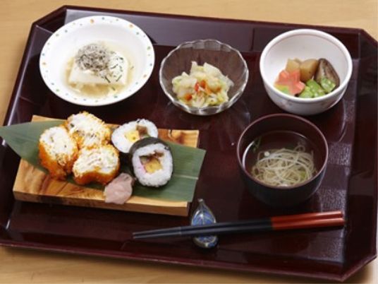 和風の食事セット
