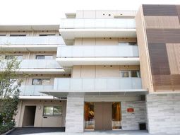 清潔感ある明るい建物外観