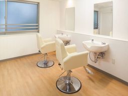 明るい理美容室