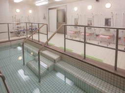 清潔感ある浴室の様子