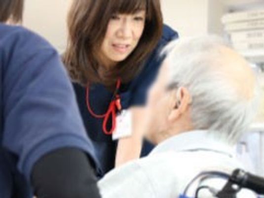 介護士との対話場面