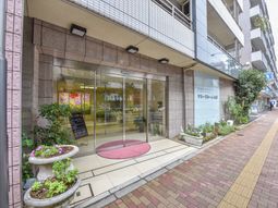 清潔感のあるエントランス