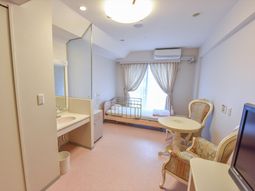 明るいシングルの居室