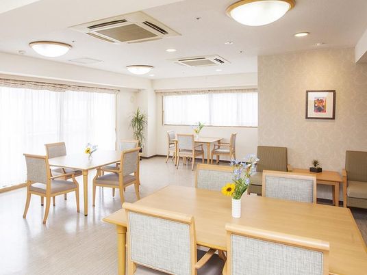 明るいダイニングルーム