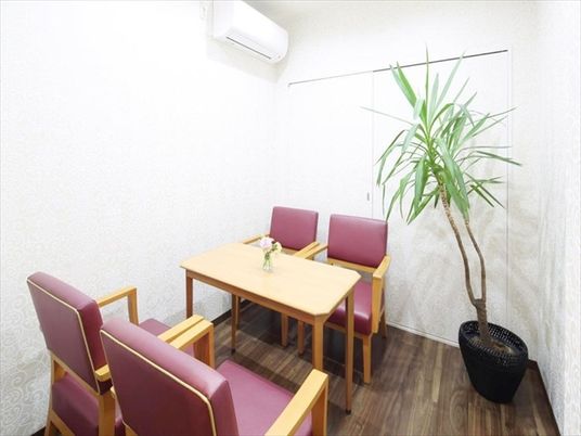 清潔な休憩室の風景