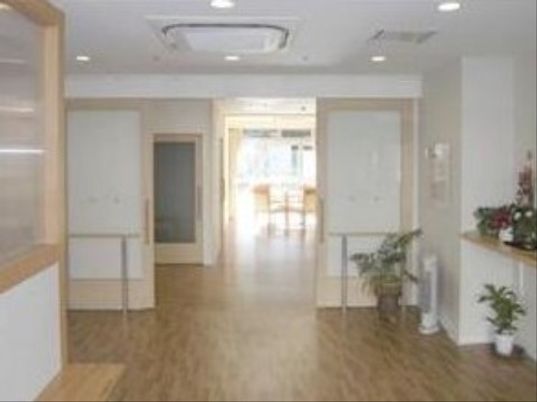 明るい廊下の一角