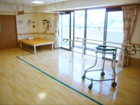 明るい機能訓練室