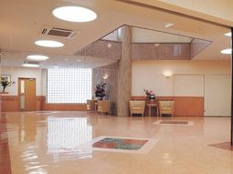 明るい空間のロビーエリア
