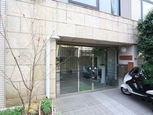 清潔なエントランス