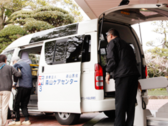 車椅子の乗降風景  