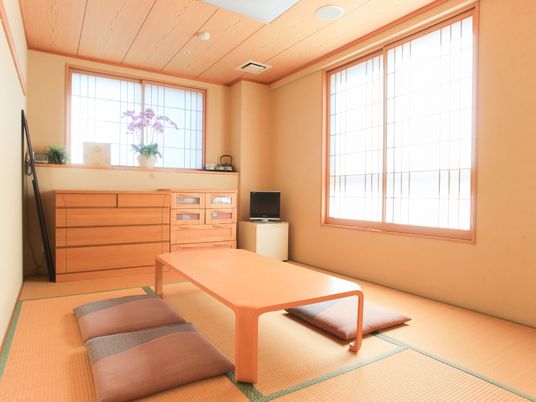 明るい和室の居室