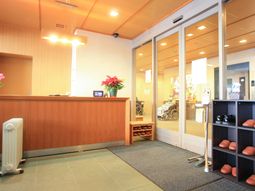 エントランスの明るい空間