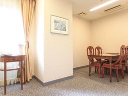 落ち着いた食堂の一角