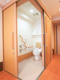 バリアフリートイレの広々空間