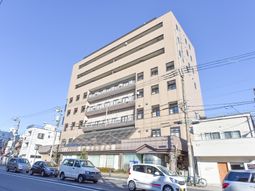 多階層の建物外観