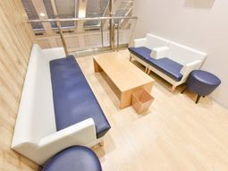 モダンな休憩室風景