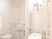 バリアフリーのトイレとシャワー