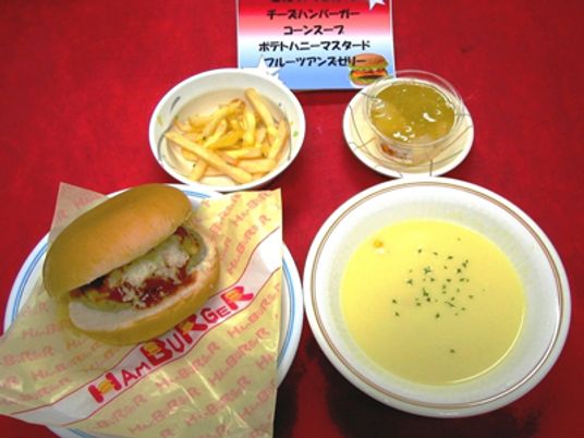 昼食セットの料理